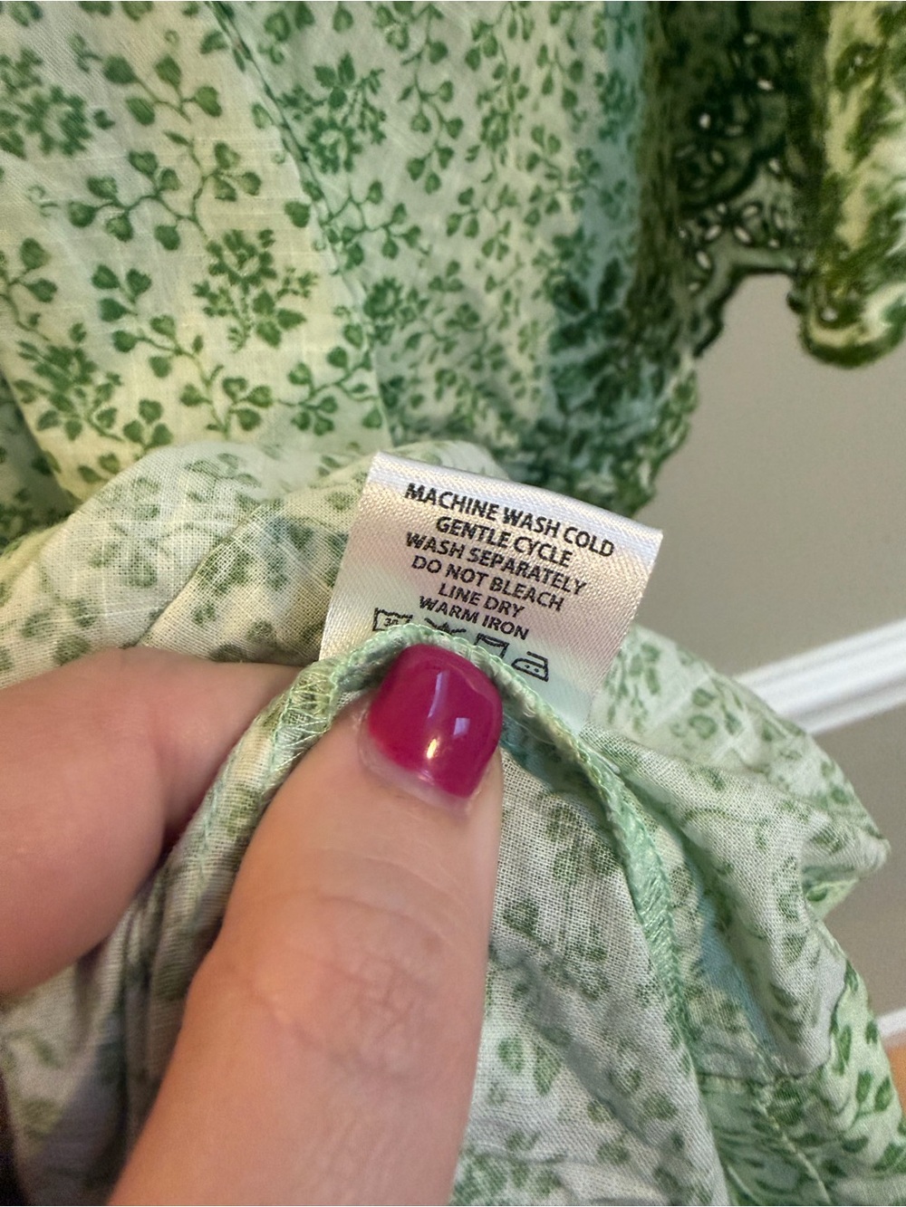 Tuckernuck Green Floral V-Neck Peasant Top - Picture 5 of 6